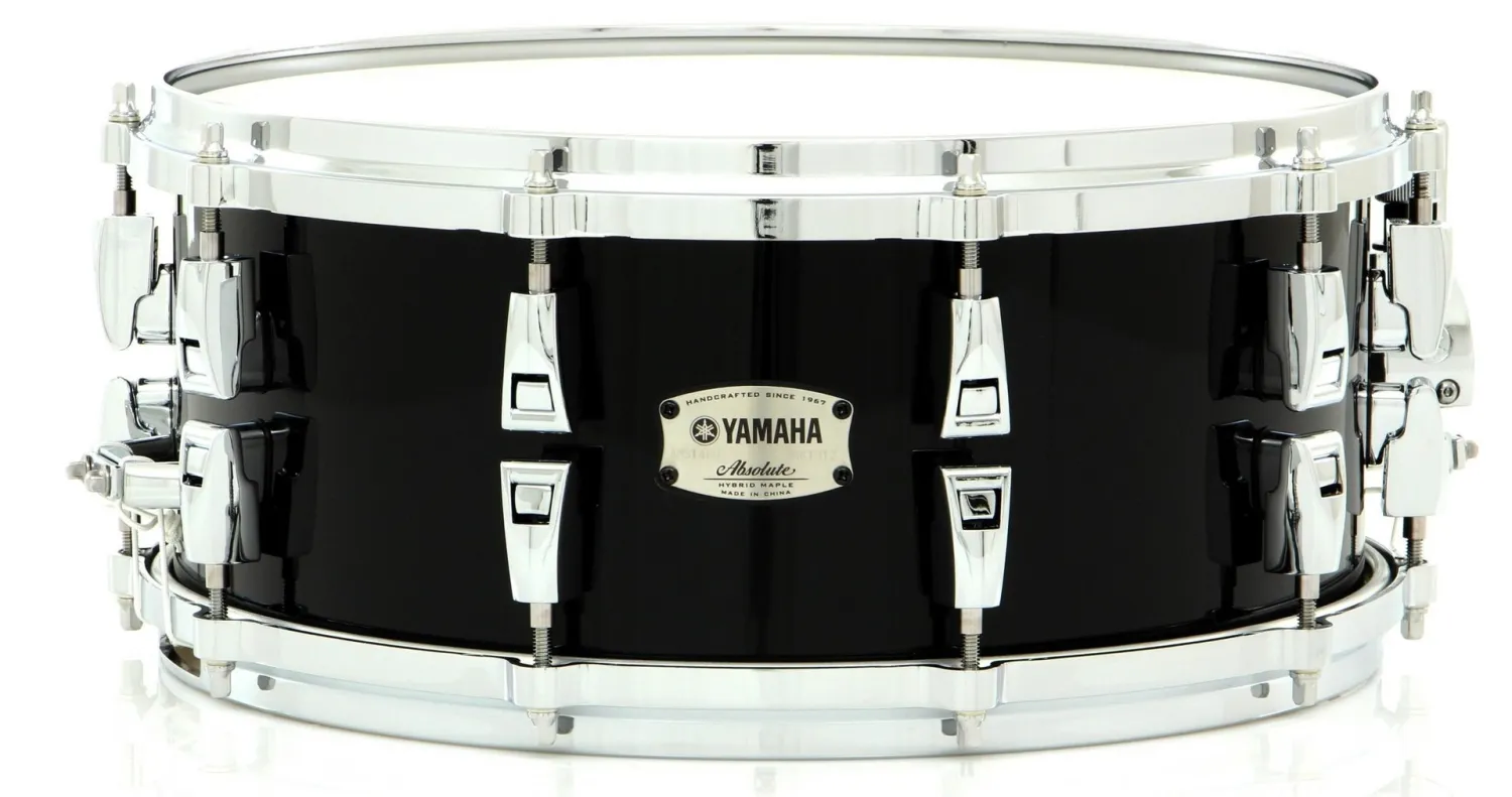 YAMAHA Absolute Hybrid Maple Caisse Claire 14"x 6" Solid Black