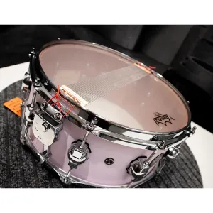 DS DRUMS Rebel Custom Caisse Claire 14"x 6" Birch/Mahogany White Pink