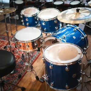 DW Collector's Series Batterie 22"/4pcs Finish Ply Blue Glass