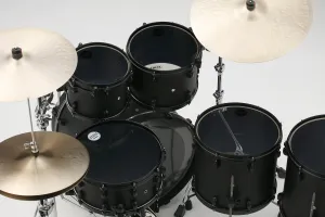 TAMA Starclassic Performer Batterie 22"/4pcs Flat Black Limited Edition