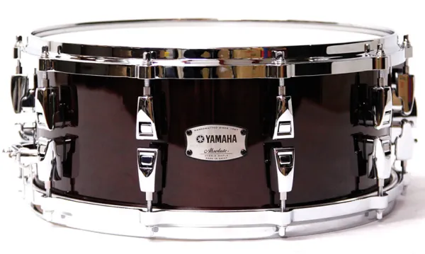 YAMAHA Absolute Hybrid Maple Caisse Claire 14"x 6" Classic Walnut