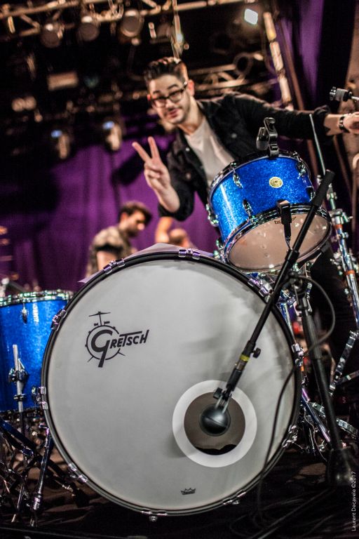 Adorable Joe Clegg et son kit Gretsch