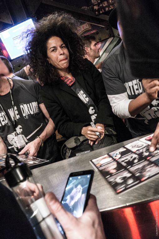 Dédicace Alix Ewandé