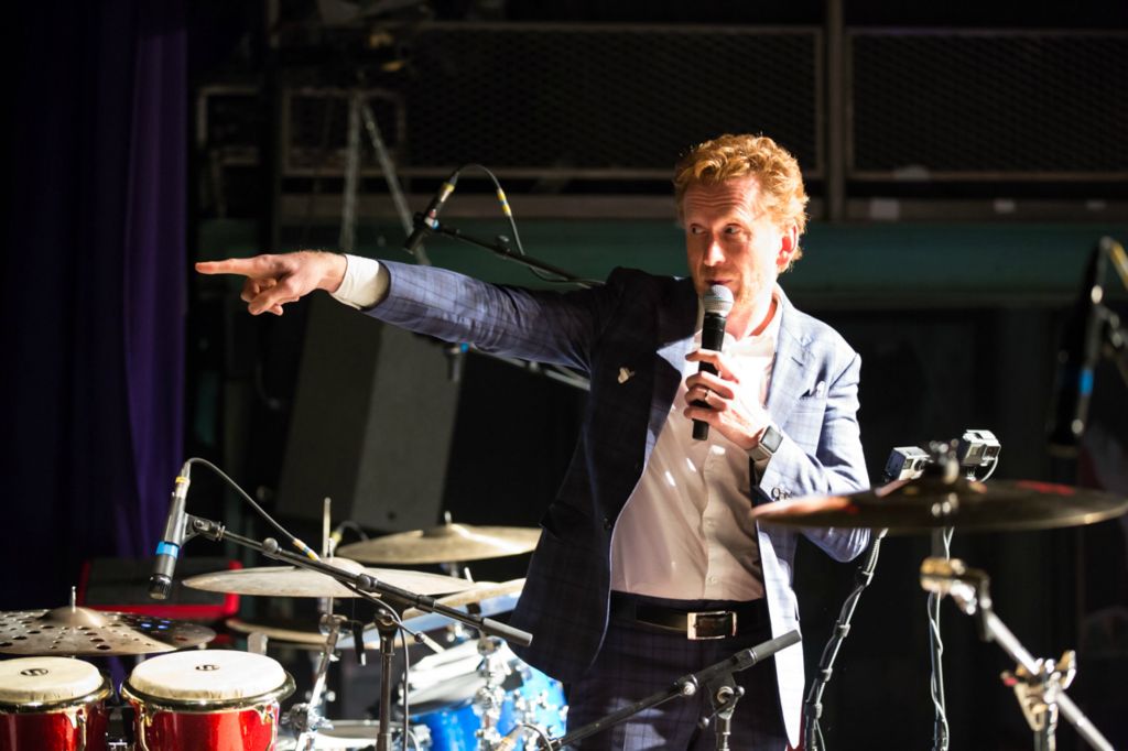 C'est Joe Clegg qui sera le premier de la première ligne de fond!