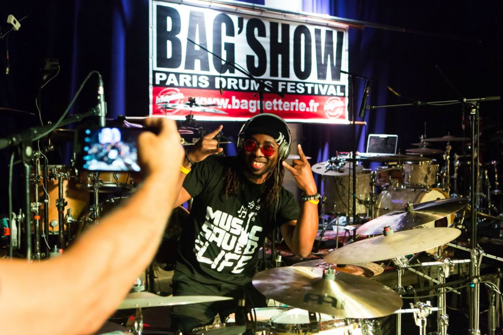 C'est au tour de l'incroyable et imprévisible Robert “Sput“ Searight de Snarky puppy. Nous avions reçu il y deux ans Larnell Lewis que se partage Snarky Puppy. Sput a également joué pour Snoop DOGG, Céline DION, Justin TIMBERLAKE...