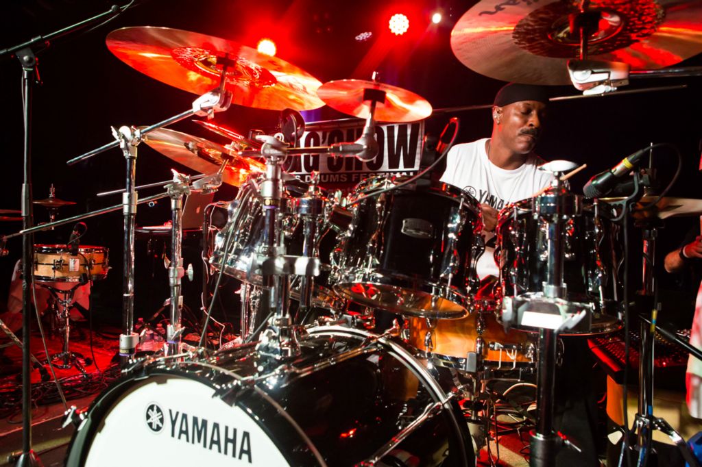 Sonny Emory est un batteur Yamaha et cymables Zildjian