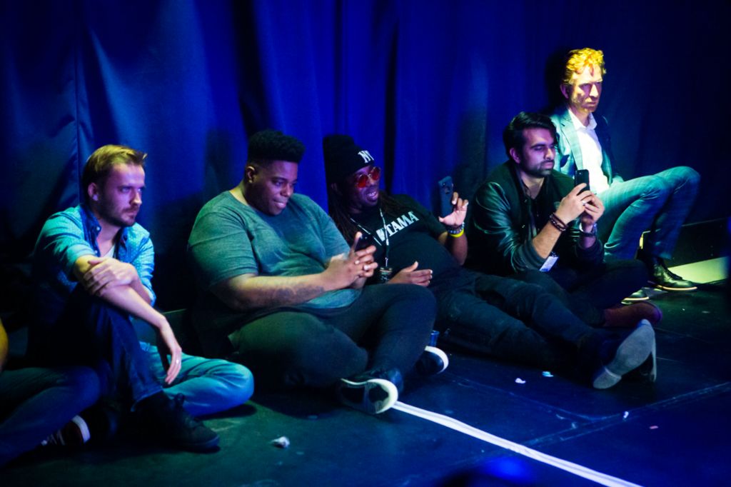 Les copains en arrière scène