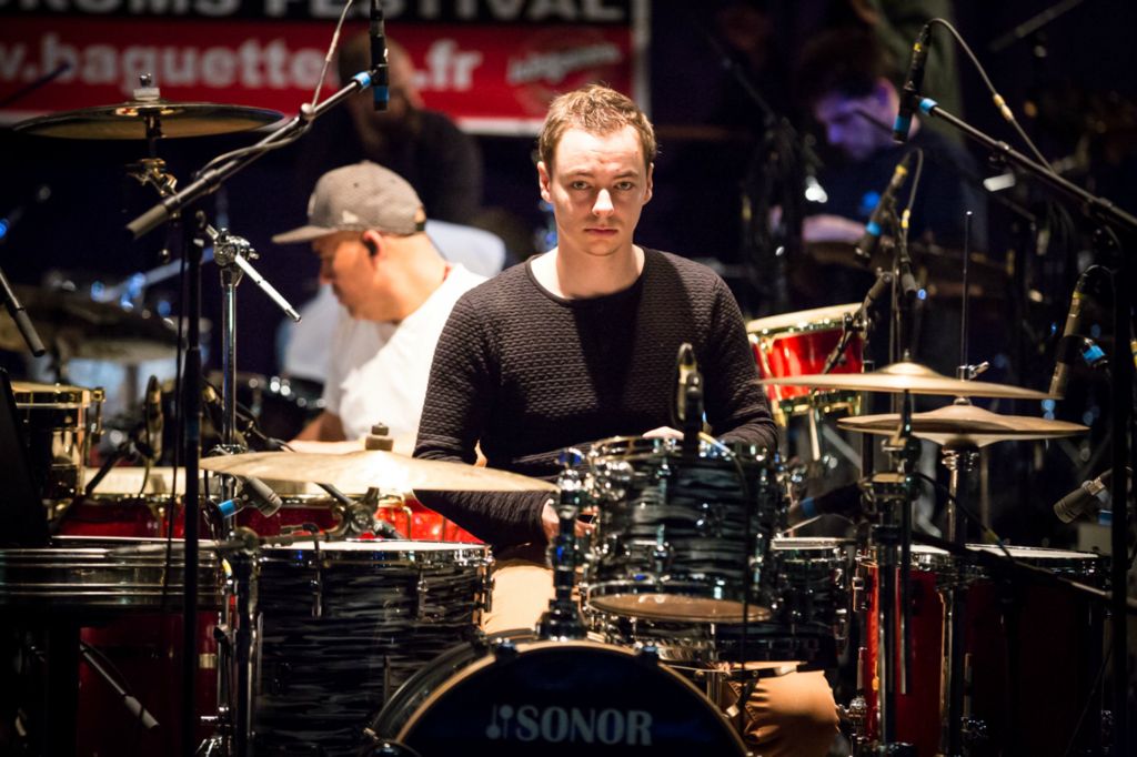 Gabriel Delmas en pleine méditation, concentré mais pas stréssé. Déjà un pro!!