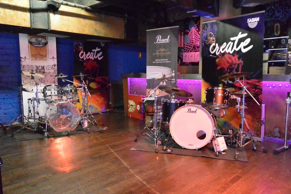 Le stand Algam, Pearl, Zildjian, Sabian, Natal, Alesis...