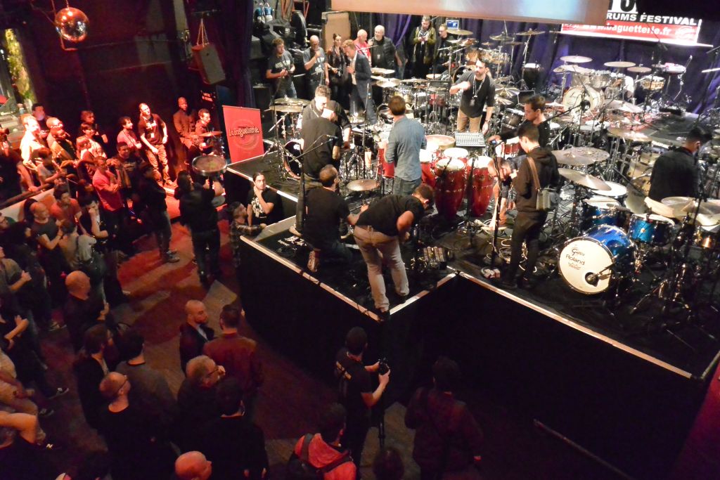 Premier démontage de kit pour laisser la place au trois prochains artistes. Merci à l'équipe de la Baguetterie et les amis venus de loin! Merci Franck Raynaud!!