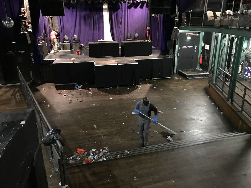 Menage avant l'installation de 10 kits artistes 